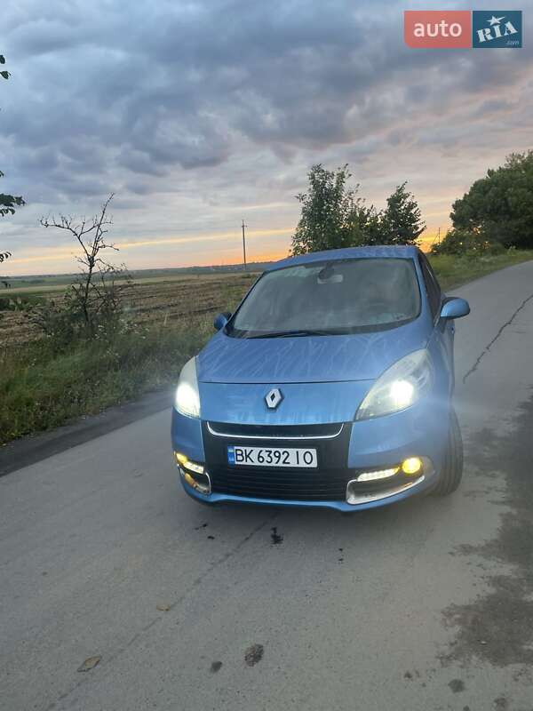 Минивэн Renault Scenic 2012 в Ровно