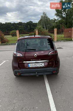 Минивэн Renault Scenic 2012 в 