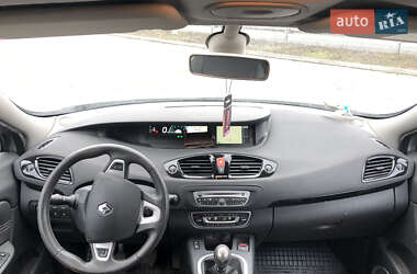 Минивэн Renault Scenic 2011 в 