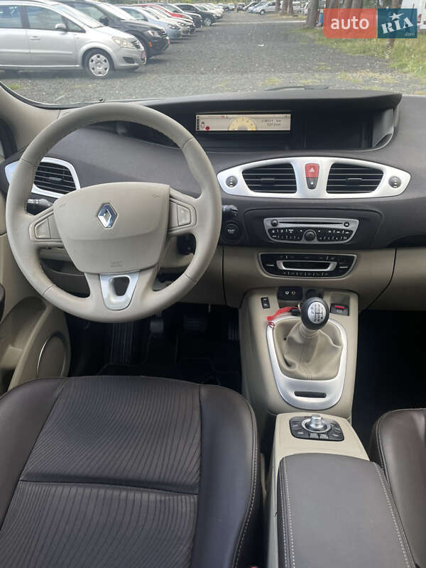 Минивэн Renault Scenic 2010 в Луцке