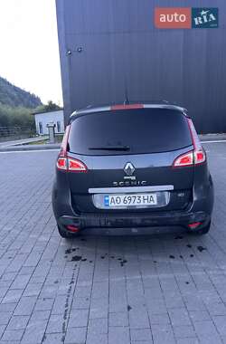 Минивэн Renault Scenic 2010 в 