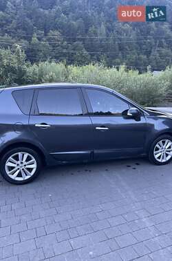 Минивэн Renault Scenic 2010 в 