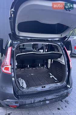 Минивэн Renault Scenic 2010 в 