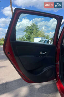 Минивэн Renault Scenic 2013 в 
