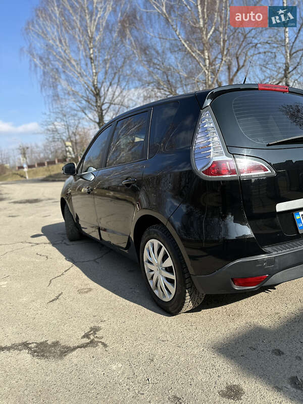 Минивэн Renault Scenic 2013 в Золочеве