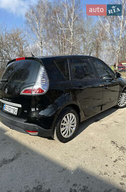 Минивэн Renault Scenic 2013 в 