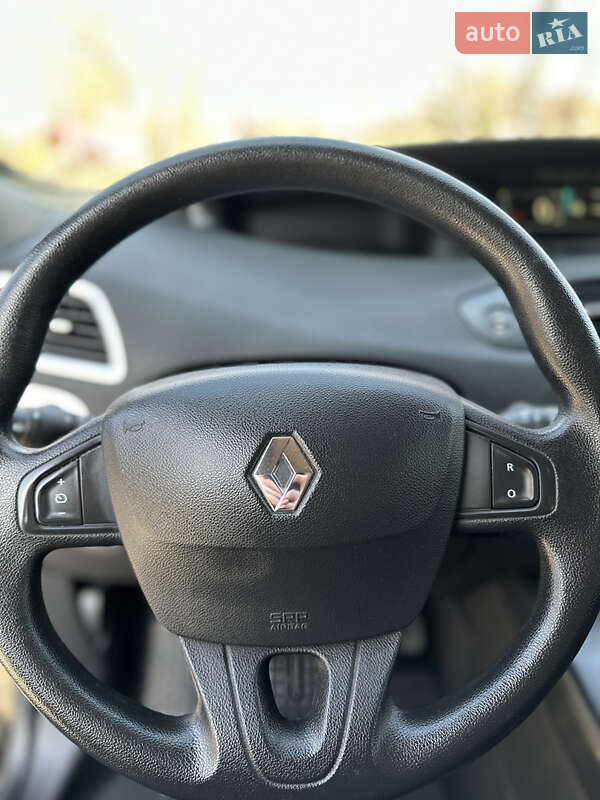 Минивэн Renault Scenic 2013 в Золочеве
