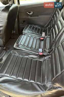 Минивэн Renault Scenic 2013 в 