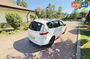 Минивэн Renault Scenic 2012 в 
