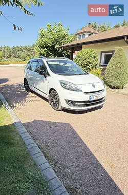 Минивэн Renault Scenic 2012 в 
