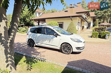 Минивэн Renault Scenic 2012 в 