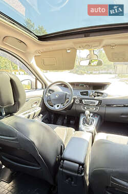 Минивэн Renault Scenic 2012 в 