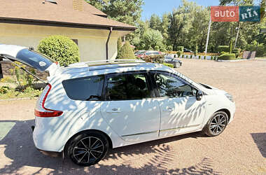 Минивэн Renault Scenic 2012 в 