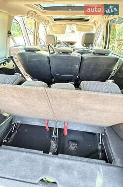 Минивэн Renault Scenic 2012 в 