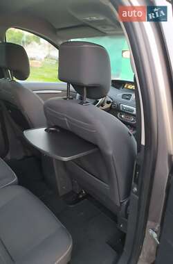 Минивэн Renault Scenic 2014 в 