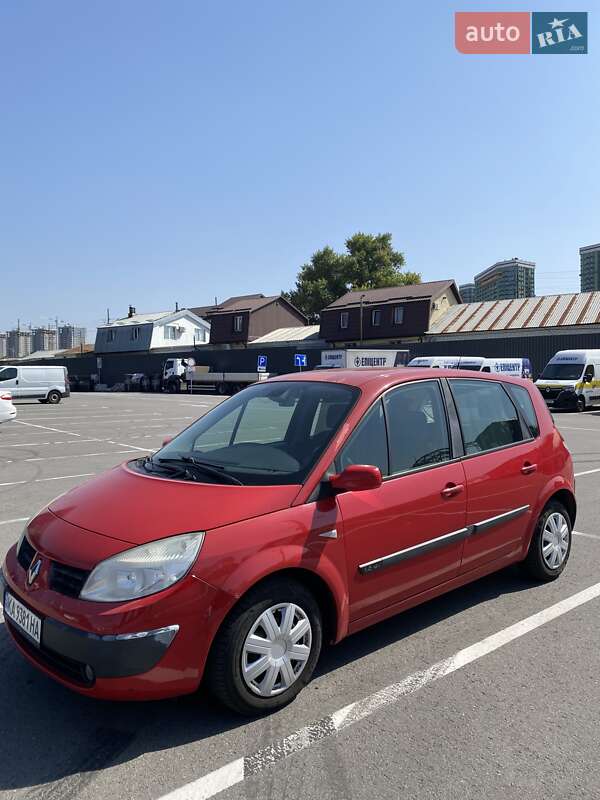 Минивэн Renault Scenic 2005 в 