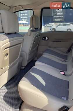 Минивэн Renault Scenic 2005 в 
