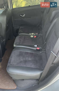 Минивэн Renault Scenic 2010 в 