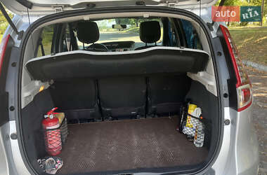 Минивэн Renault Scenic 2010 в 