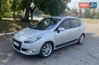 Минивэн Renault Scenic 2010 в 