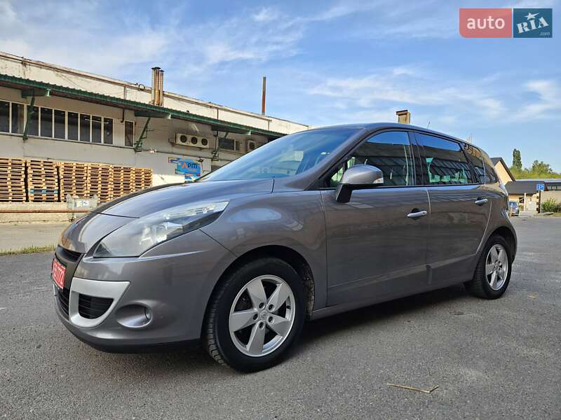 Минивэн Renault Scenic 2009 в 