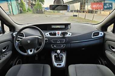 Минивэн Renault Scenic 2009 в 