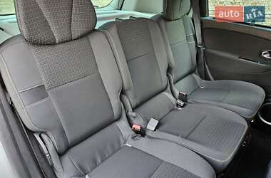 Минивэн Renault Scenic 2009 в 