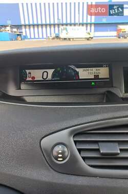 Минивэн Renault Scenic 2011 в 