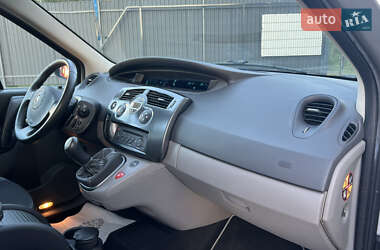 Минивэн Renault Scenic 2006 в 