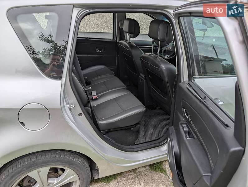 Мінівен Renault Scenic 2011 в Івано-Франківську