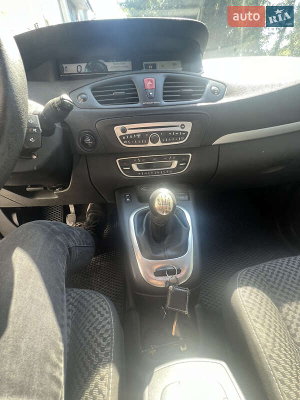 Мінівен Renault Scenic 2011 в Івано-Франківську