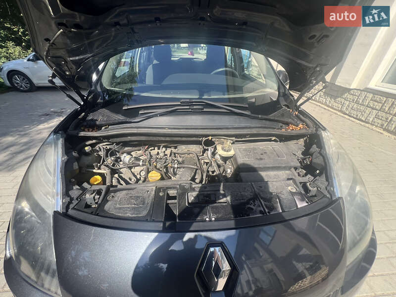 Мінівен Renault Scenic 2011 в Івано-Франківську