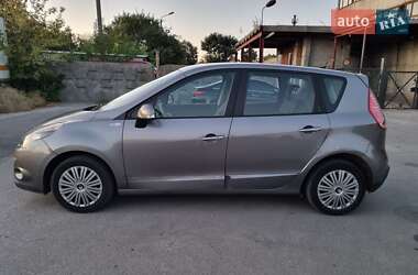 Минивэн Renault Scenic 2011 в 