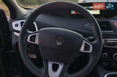 Минивэн Renault Scenic 2011 в 