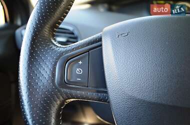 Минивэн Renault Scenic 2013 в 