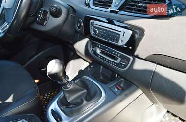 Минивэн Renault Scenic 2013 в 