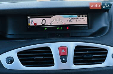 Минивэн Renault Scenic 2009 в 