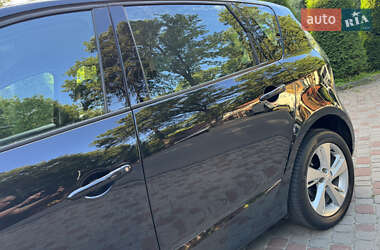 Минивэн Renault Scenic 2013 в 