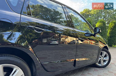 Минивэн Renault Scenic 2013 в 
