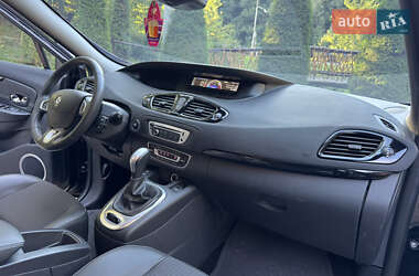 Минивэн Renault Scenic 2013 в 