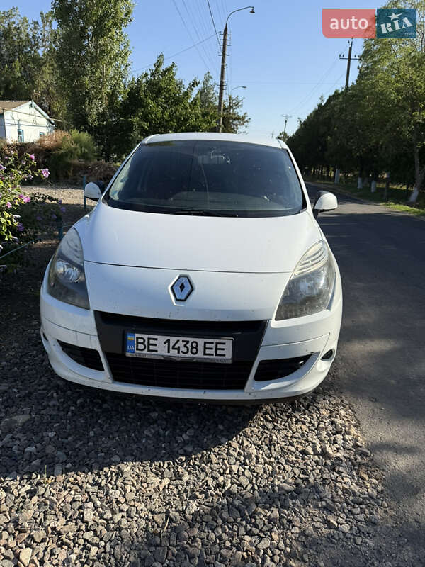 Renault Scenic 2011
