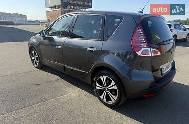 Минивэн Renault Scenic 2011 в 