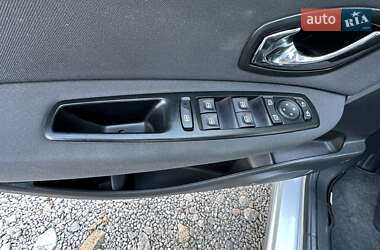 Минивэн Renault Scenic 2013 в 