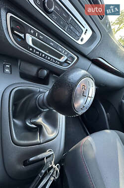 Минивэн Renault Scenic 2013 в 