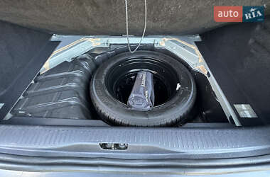Минивэн Renault Scenic 2013 в 