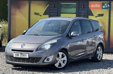 Минивэн Renault Scenic 2010 в 