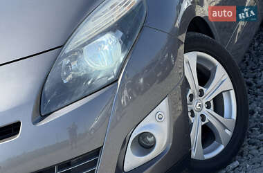 Минивэн Renault Scenic 2010 в 