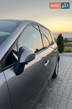 Минивэн Renault Scenic 2010 в 