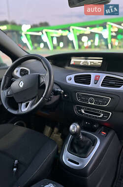 Минивэн Renault Scenic 2010 в 