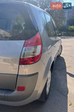 Минивэн Renault Scenic 2005 в 